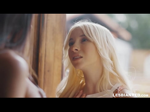 ❤️ Meisje komt een paar maanden later thuis en eindigt met het eten van haar stiefmoeders poesje ❤️❌ Fuck video at nl.tradeis.top ﹏